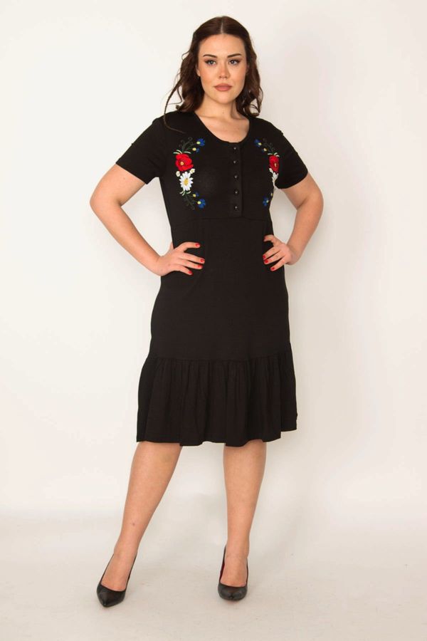 Şans Şans Women's Plus Size Black Embroidery Detailed Front Pat Buttoned Hem Tiered Dress