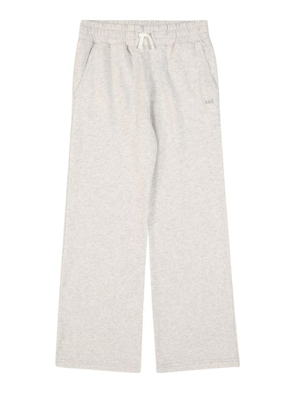 Abercrombie & Fitch Abercrombie & Fitch Hlače 'ESSENTIALS'  svetlo siva
