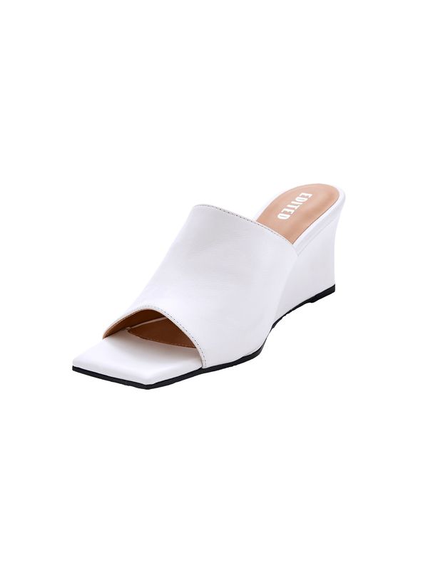 EDITED EDITED Čevlji s peto 'Neeke'  bela