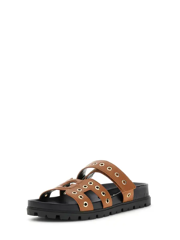 GUESS GUESS Nizki natikači 'FASHIE'  konjak