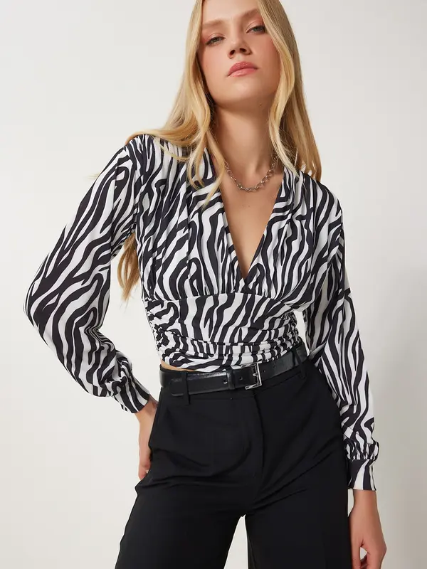 Happiness İstanbul Happiness İstanbul Bluza  črna / bela
