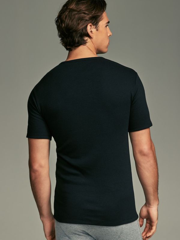 Next Next Spodnja majica  črna