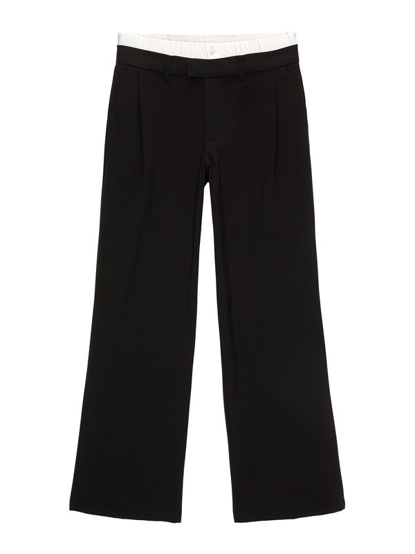 Pull&Bear Pull&Bear Hlače z naborki  črna