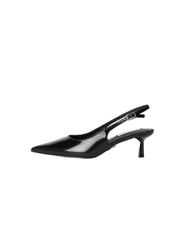 STEVE MADDEN STEVE MADDEN Čevlji s peto in s paščki 'Korra'  črna