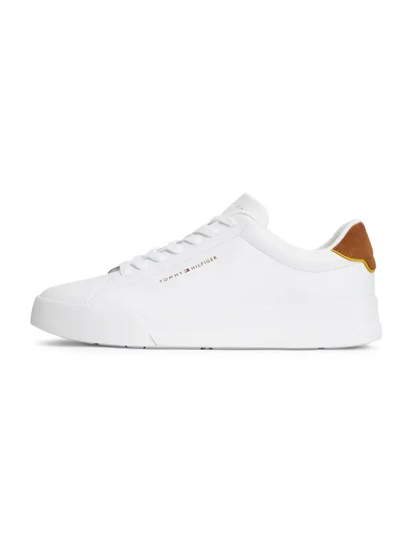 TOMMY HILFIGER TOMMY HILFIGER Nizke superge 'Logo Court With'  konjak / bela