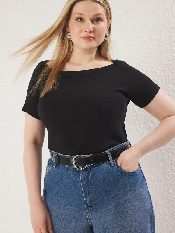 Trendyol Curve Trendyol Curve Majica  črna