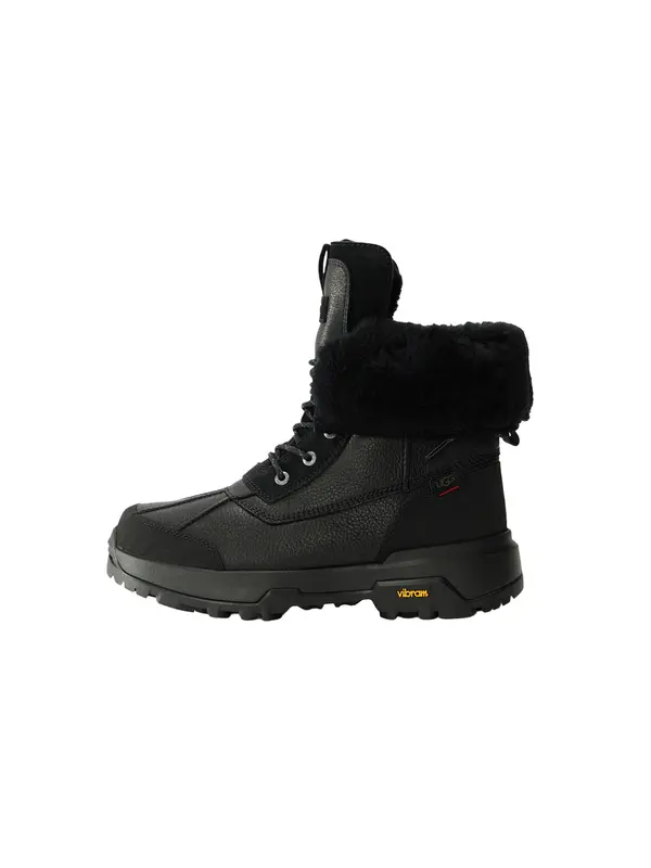UGG UGG Gležnarji z vezalkami 'Adirondack XXV'  črna