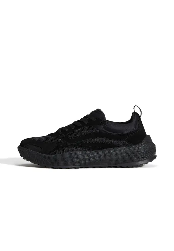 VANS VANS Nizke superge 'Ultrarange Neo 2.0'  črna
