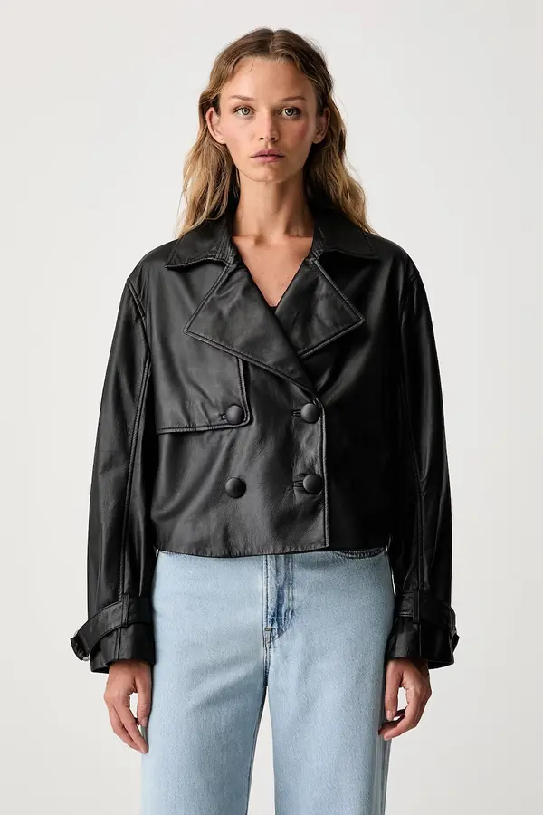 Armani Exchange Armani Exchange kratka jakna ženska usnjena
