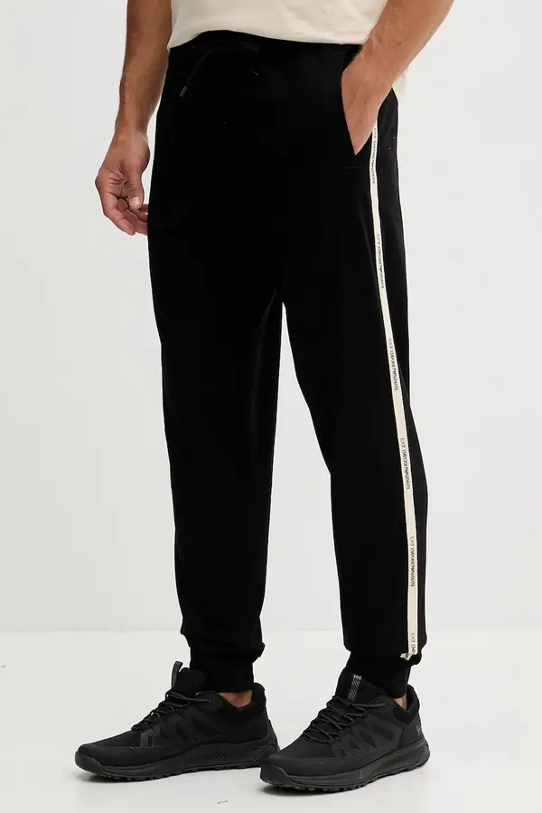 EA7 Emporio Armani Bombažen spodnji del trenirke EA7 Emporio Armani