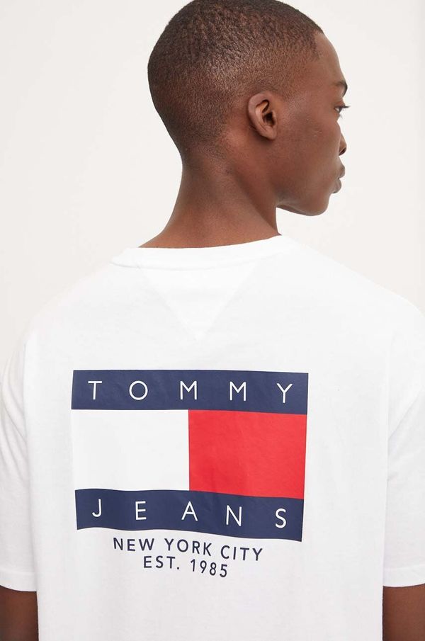 Tommy Jeans Bombažna kratka majica Tommy Jeans moška, bela barva, DM0DM19695