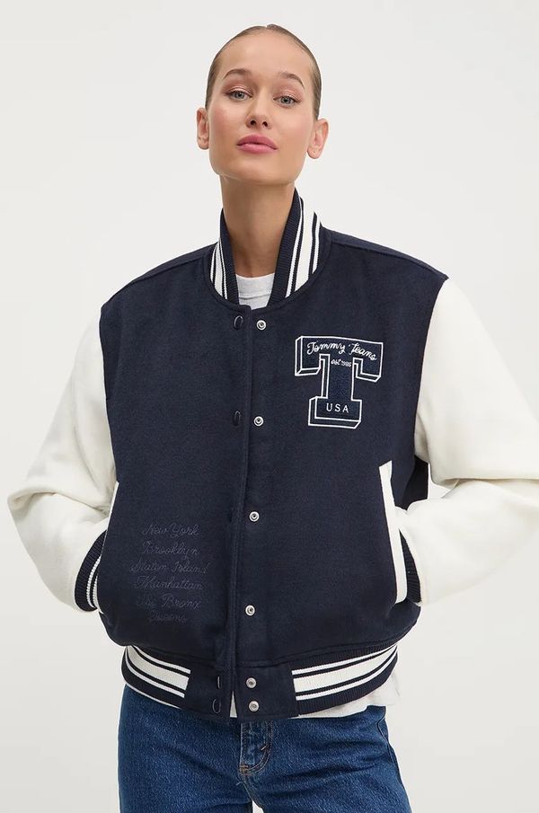 Tommy Jeans Bomber jakna s primesjo volne Tommy Jeans mornarsko modra barva, DW0DW18845