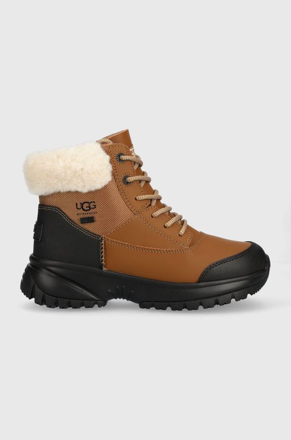 Ugg Čevlji UGG W Yose Fluff V2 ženski, rjava barva