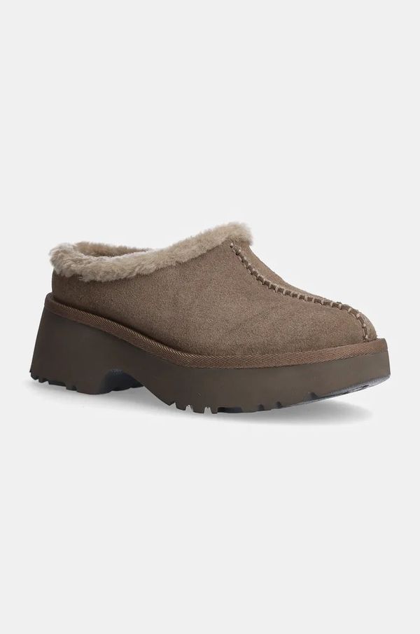 Ugg Copati iz semiša UGG New Heights Cozy Clog rjava barva, 1162510-HCK