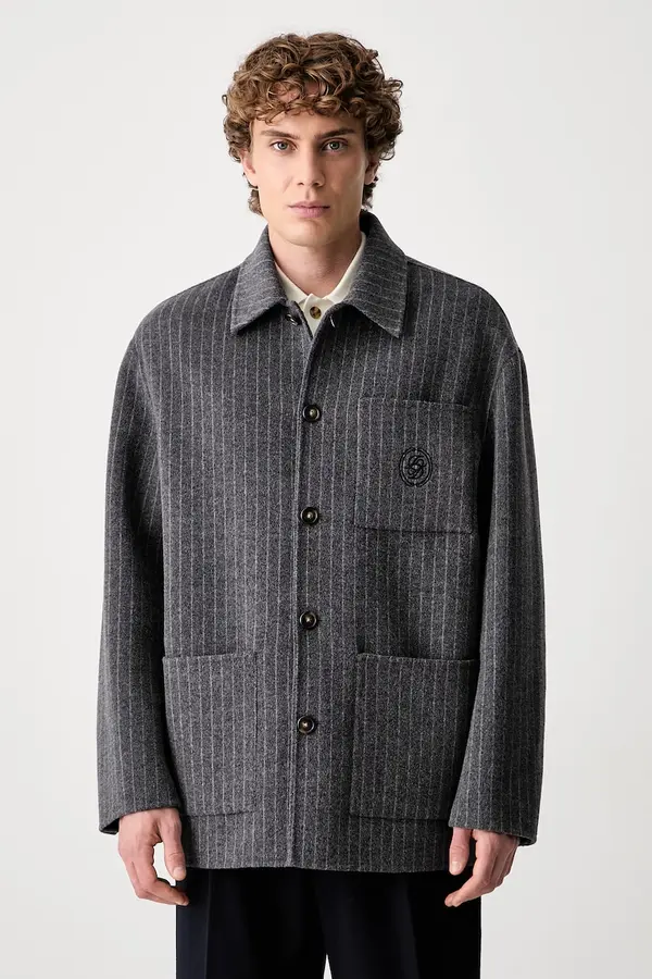 Drôle de Monsieur Drôle de Monsieur srajca moška z volno Pinstripe