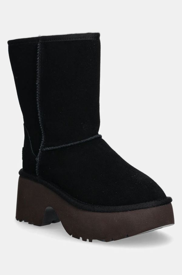 Ugg Gležnarji iz semiša UGG Classic Short New Heights ženski, črna barva, 1158310-BLK