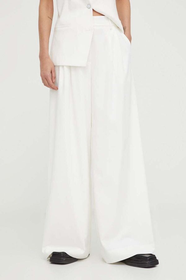 Remain Hlače Remain ženski, bež barva