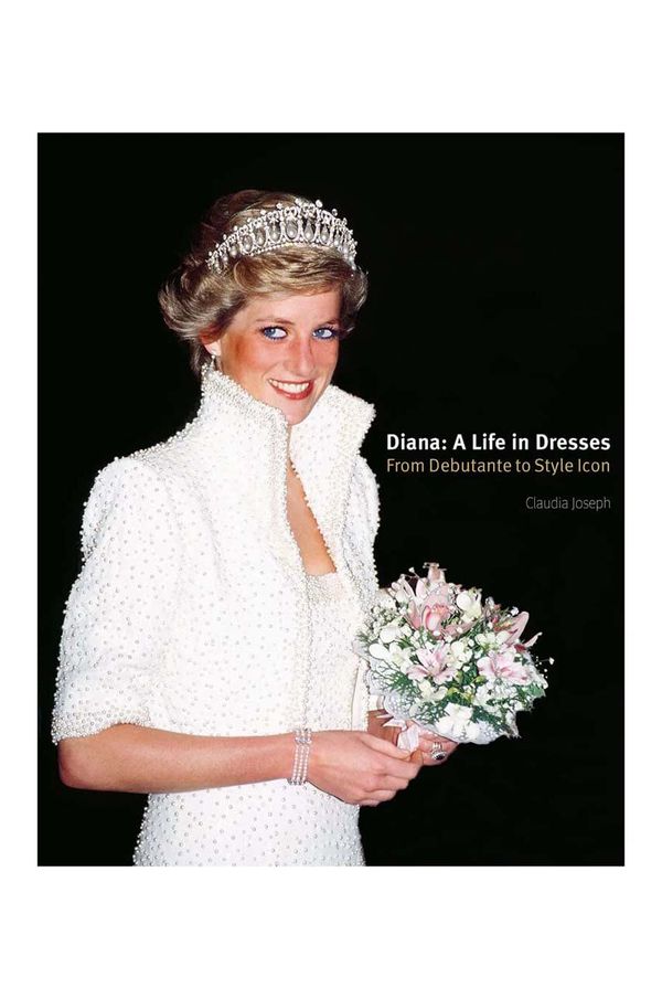 Inne Knjiga home & lifestyle Diana: A Life in Dresses by Claudia Joseph, English
