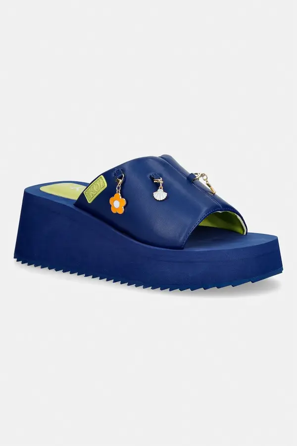 Koi Footwear Koi Footwear natikači s polno peto ženski Startstruck Flatform Slip On Sandals