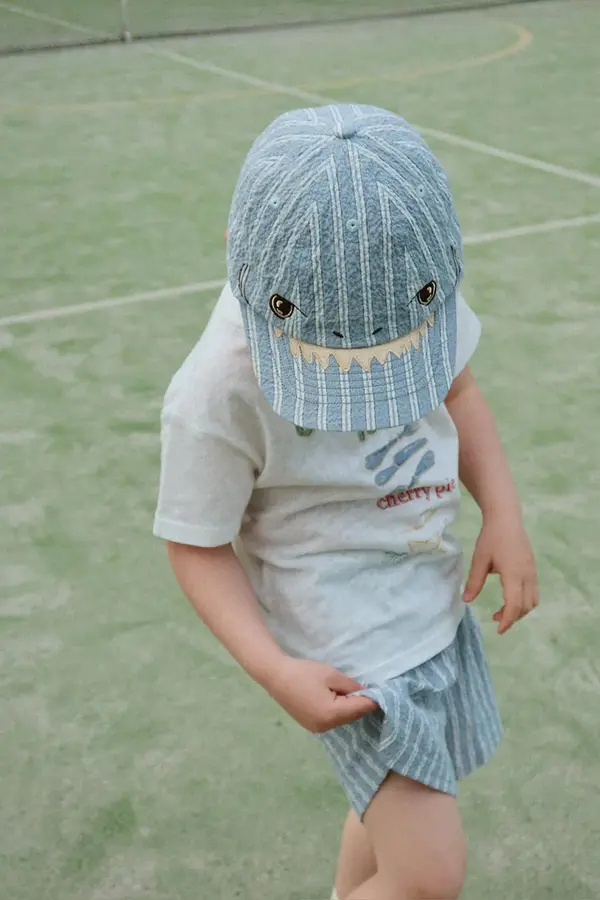 Konges Sløjd Konges Sløjd kapa s šiltom otroška bombažna ELLIOT SHARK CAP GOTS