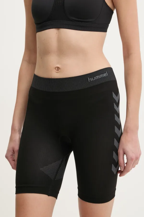 Hummel Kratke hlače za vadbo Hummel črna barva, 202649