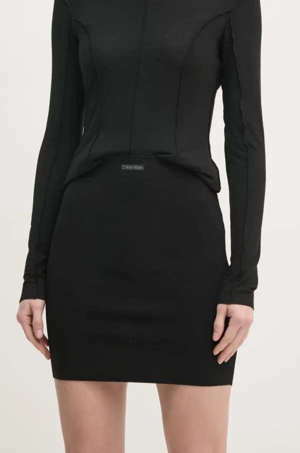 Calvin Klein Jeans Krilo Calvin Klein Jeans črna barva, J20J225527