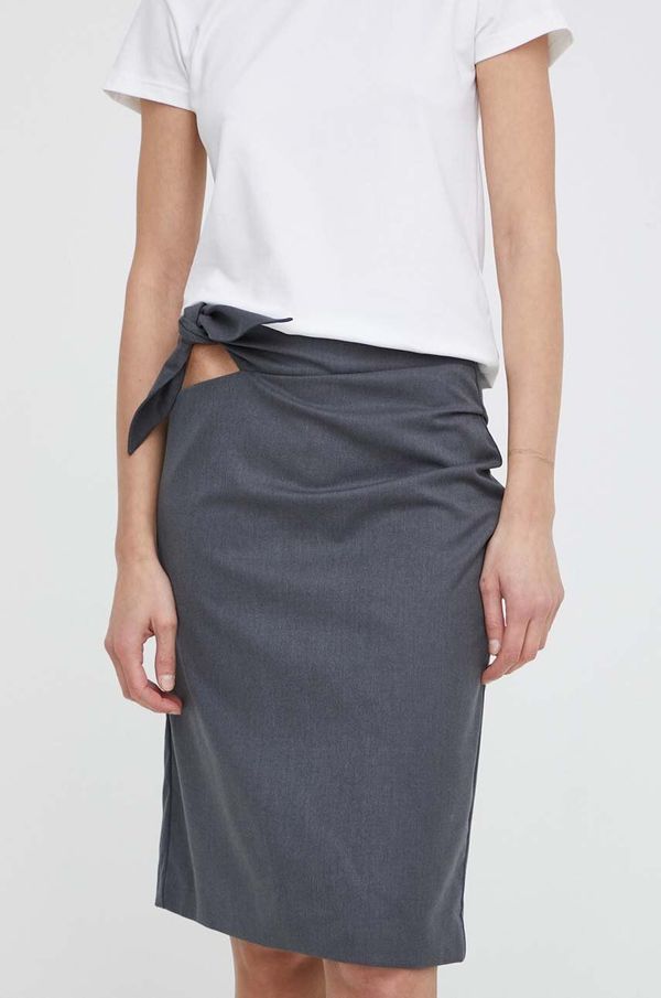 Remain Krilo s primesjo volne Remain siva barva