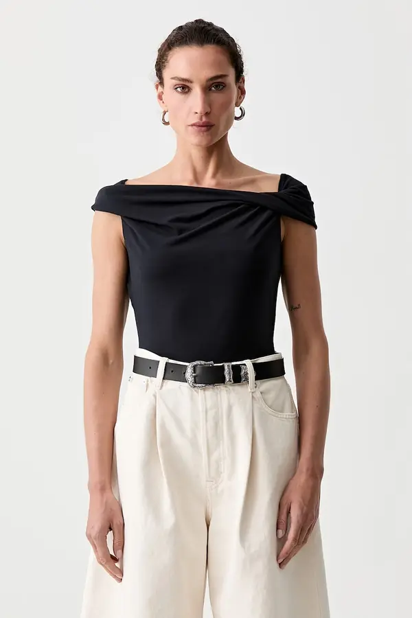 Levi's Levi's bluza z odkritimi rameni ženska z viskozo TORI TWISTED CLEAN