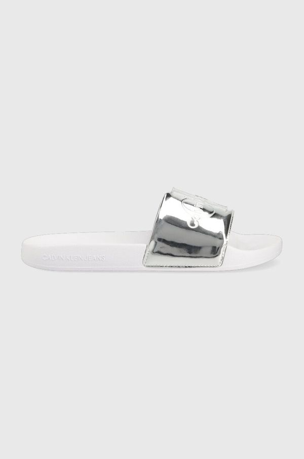 Calvin Klein Jeans Natikači Calvin Klein Jeans SLIDE METALLIC MONOLOGO ženski, srebrna barva, YW0YW00638