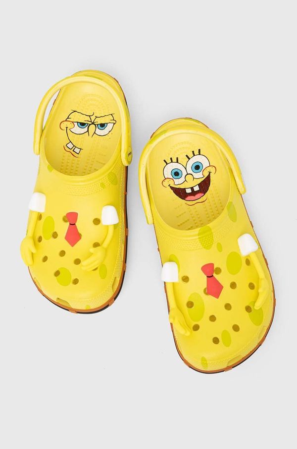 Crocs Natikači Crocs Spongebob Classic Clog rumena barva, 209824