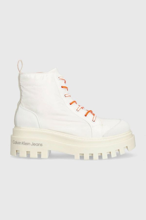 Calvin Klein Jeans Nizki škornji Calvin Klein Jeans TOOTHY COMBAT BOOT SOFTNY ženski, bela barva, YW0YW00948