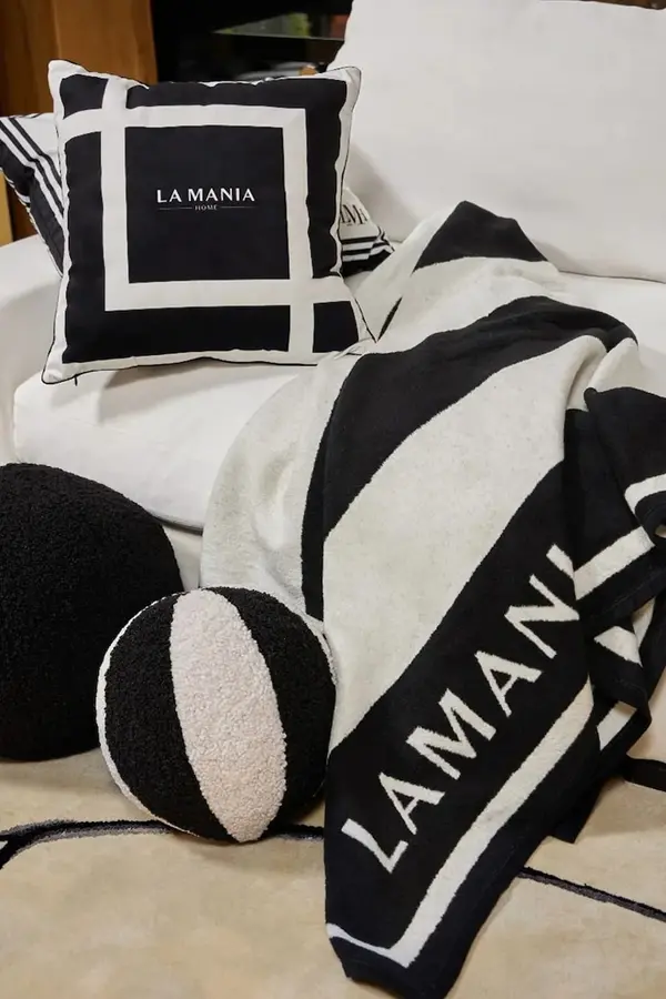 La Mania Odeja z bombažem La Mania Lari Stripes 150 x 200 cm