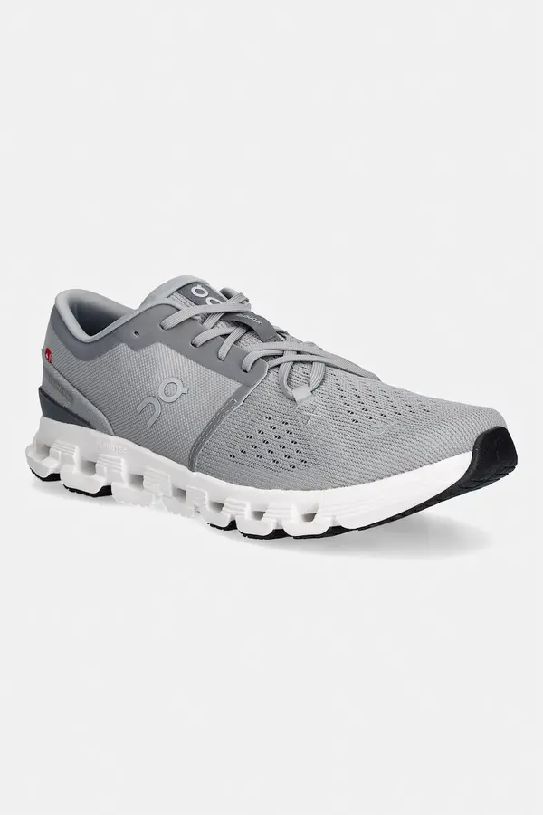 On On čevlji trening moški Cloud X 4