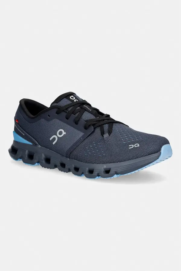 On On čevlji trening moški Cloud X 4