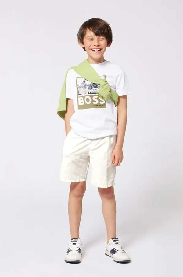 BOSS Otroška bombažna kratka majica BOSS bela barva, J52032