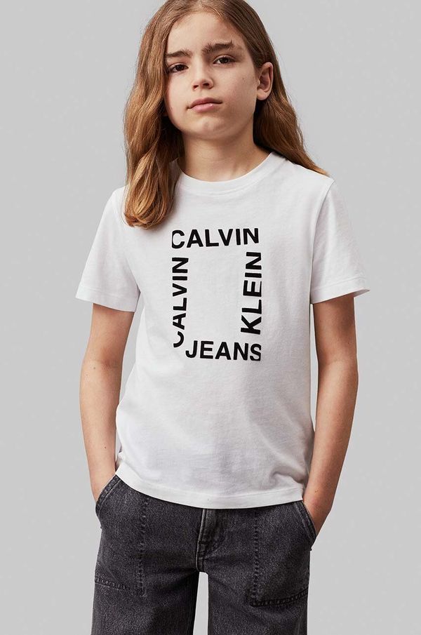 Calvin Klein Jeans Otroška bombažna kratka majica Calvin Klein Jeans bela barva, IB0IB02159
