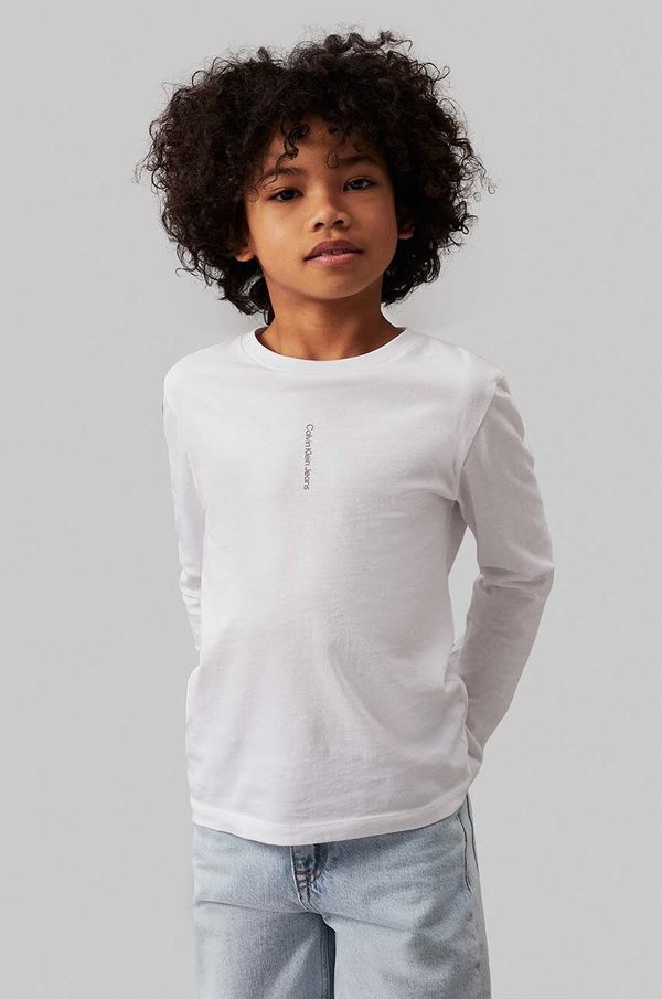 Calvin Klein Jeans Otroška bombažna majica z dolgimi rokavi Calvin Klein Jeans bela barva, IB0IB02166