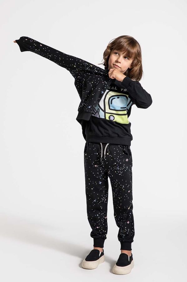 Coccodrillo Otroška bombažna trenirka Coccodrillo črna barva, WORLD OF PIXEL BOY KIDS