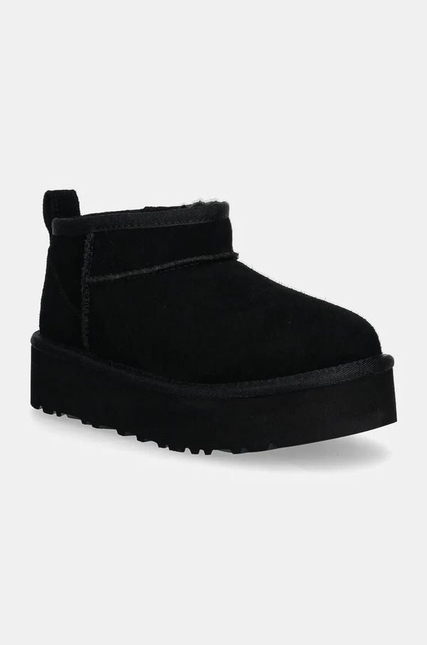 Ugg Otroške snežke iz semiša UGG CLASSIC ULTRA MINI PLATFORM črna barva