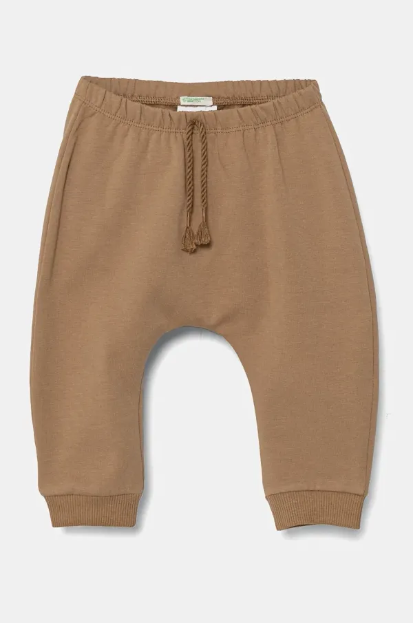 United Colors of Benetton Otroške trenirke United Colors of Benetton rjava barva, 35Q2AF023