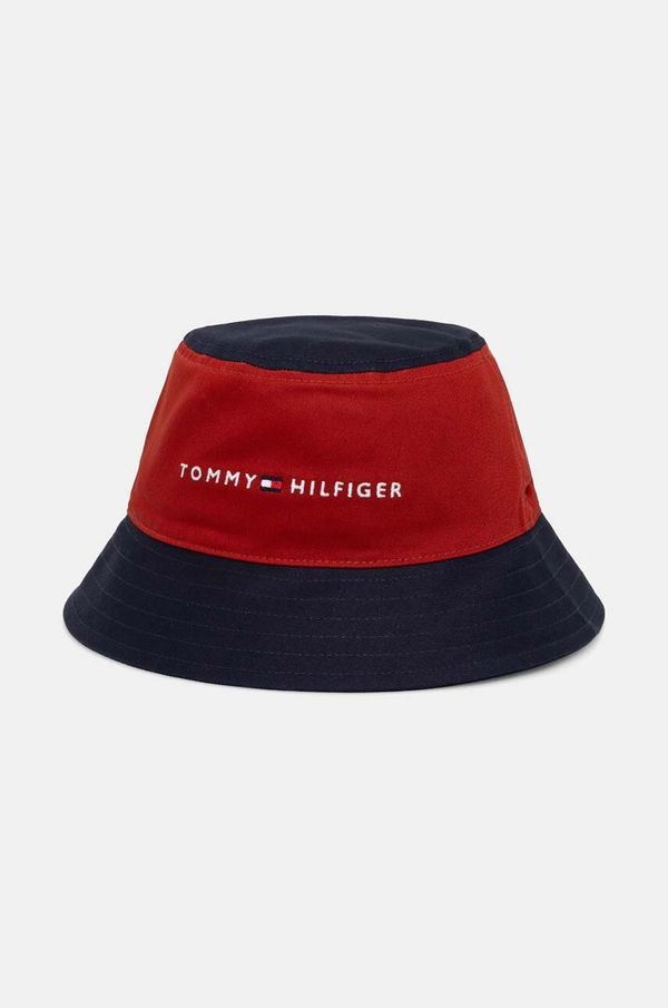 Tommy Hilfiger Otroški bombažni klobuk Tommy Hilfiger rdeča barva, AU0AU01625