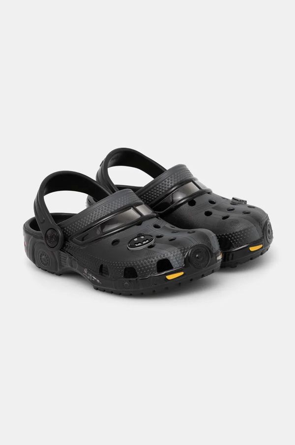 Crocs Otroški natikači Crocs CLASSIC BATMAN BATMOBILE CLOG črna barva, 210229