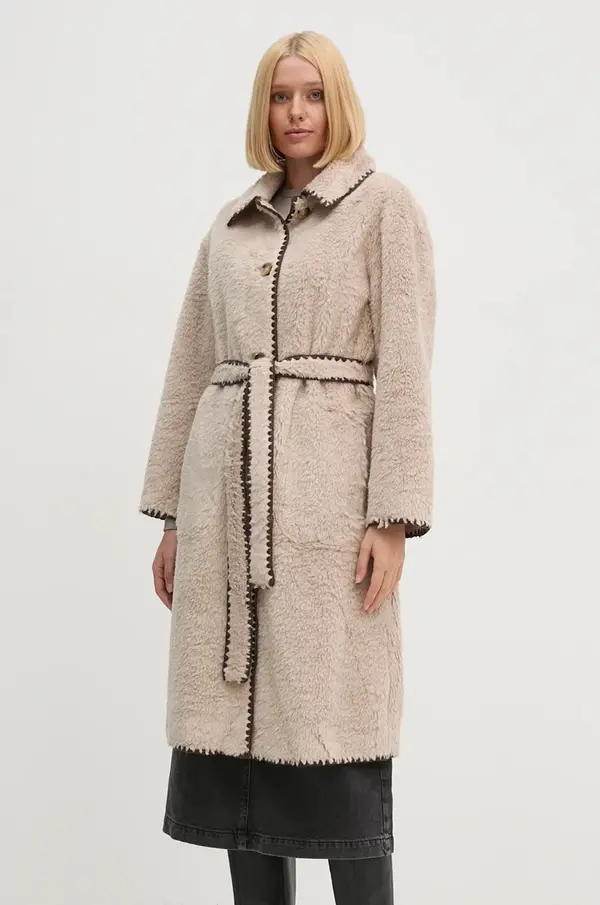OUI Plašč OUI