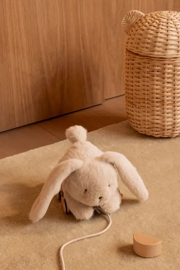 Liewood Plišasta igrača Liewood Pera Rabbit Pull Along Toy