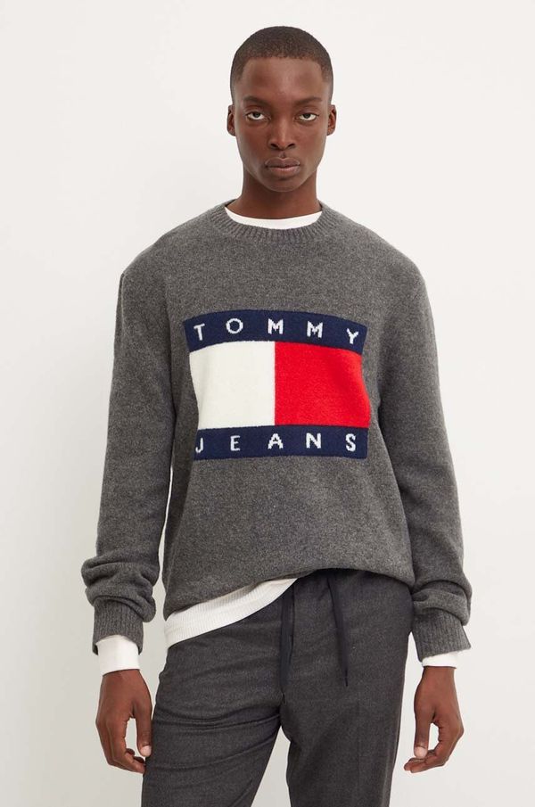 Tommy Jeans Pulover s primesjo volne Tommy Jeans moški, siva barva, DM0DM19442