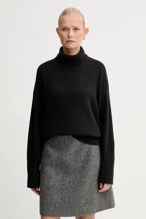 Twinset Pulover z dodatkom volne Twinset