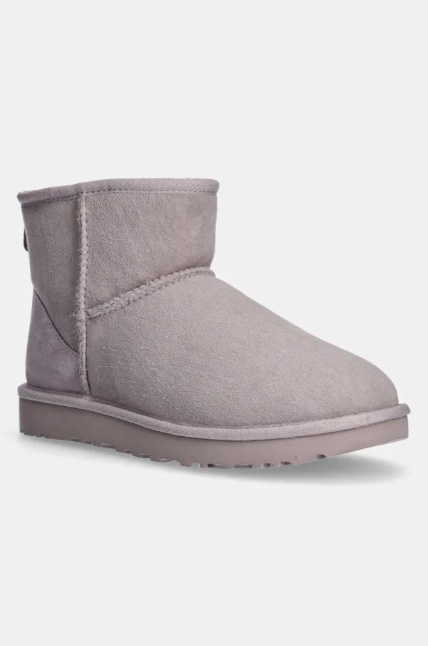 Ugg Snežke iz semiša UGG Classic Mini II siva barva, 1016222-PSK