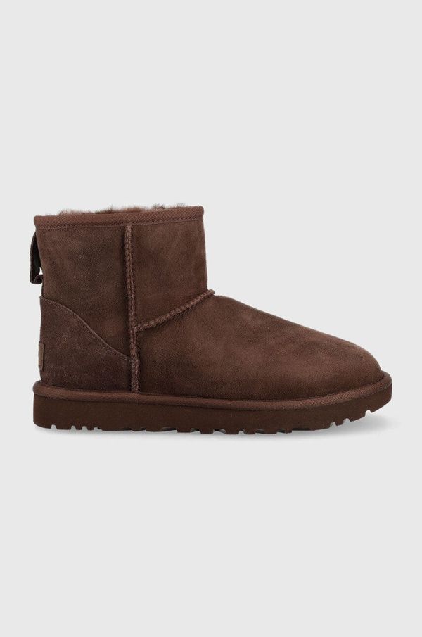 Ugg Snežke iz semiša UGG W Classic Mini Ii, rjava barva