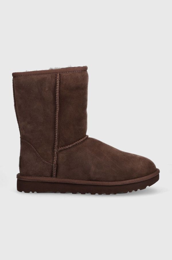 Ugg Snežke iz semiša UGG W Classic Short Ii rjava barva