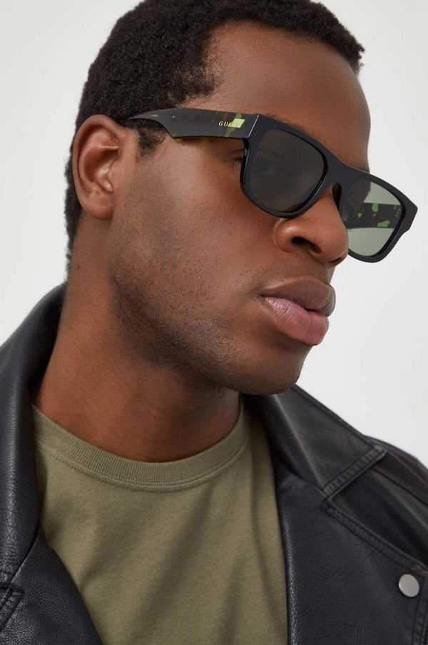 Gucci Sončna očala Gucci moški, črna barva
